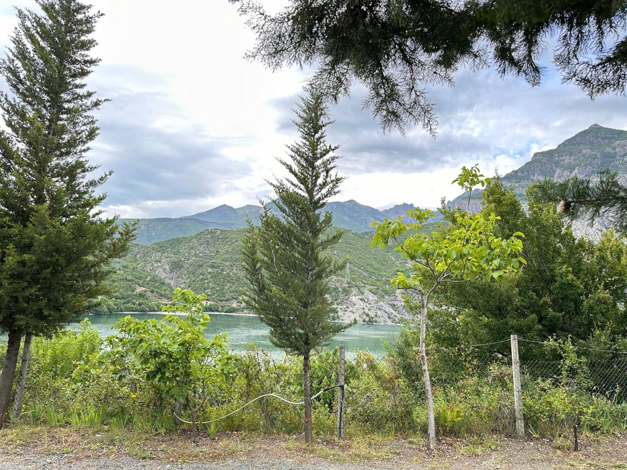 Lakeview Escape Koman Luaran gambar