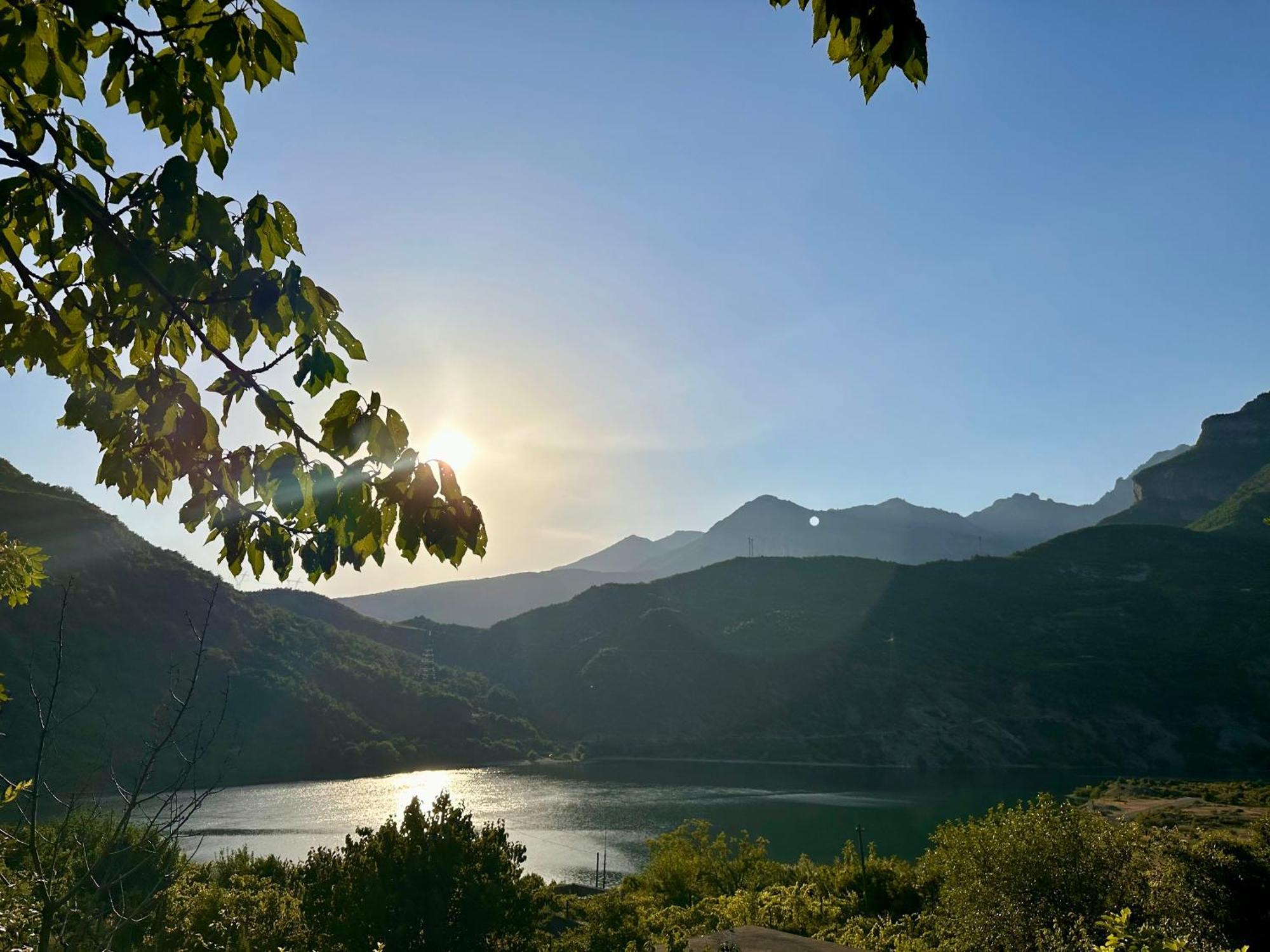 Lakeview Escape Koman Luaran gambar