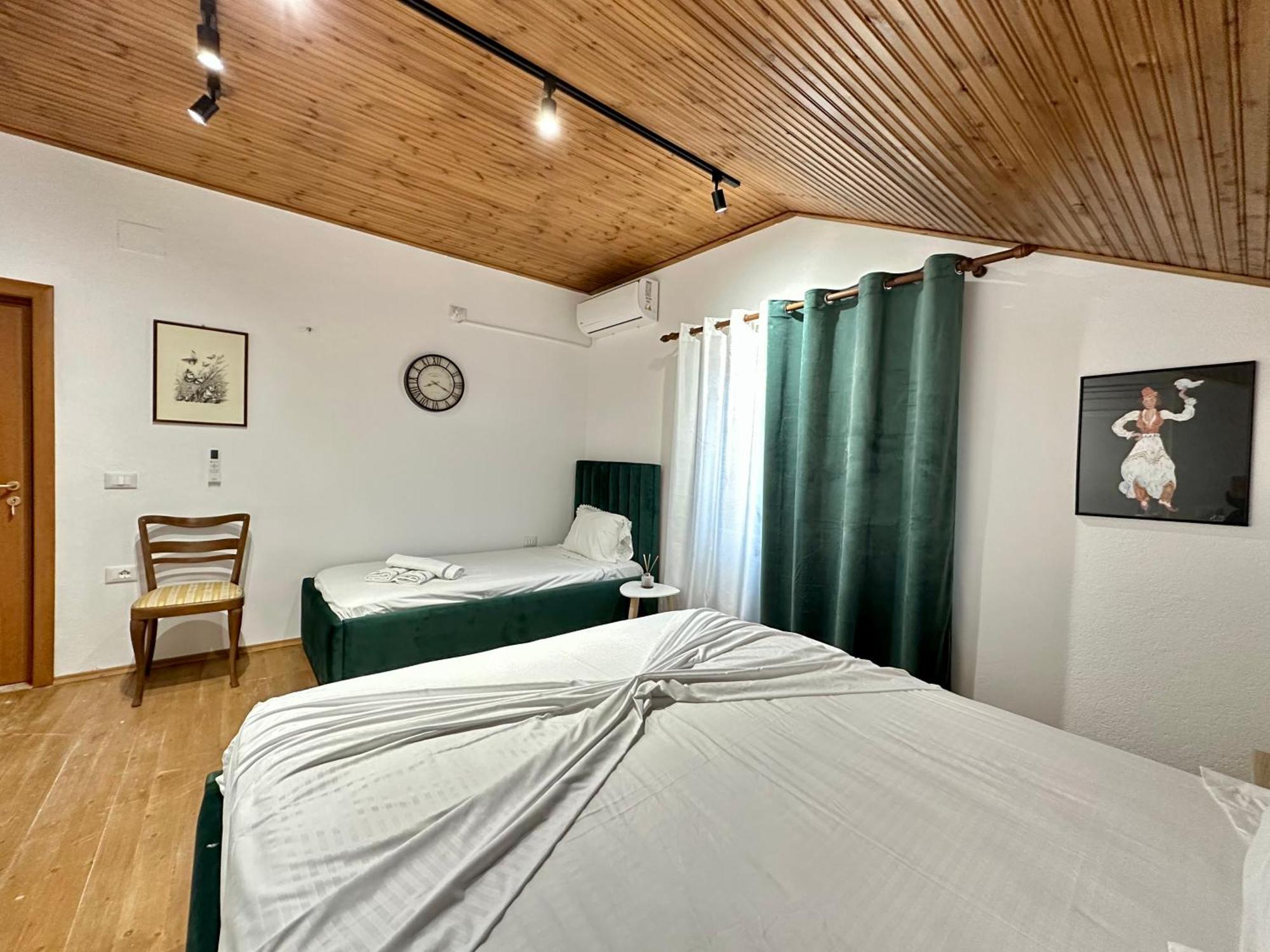 Lakeview Escape Koman Luaran gambar