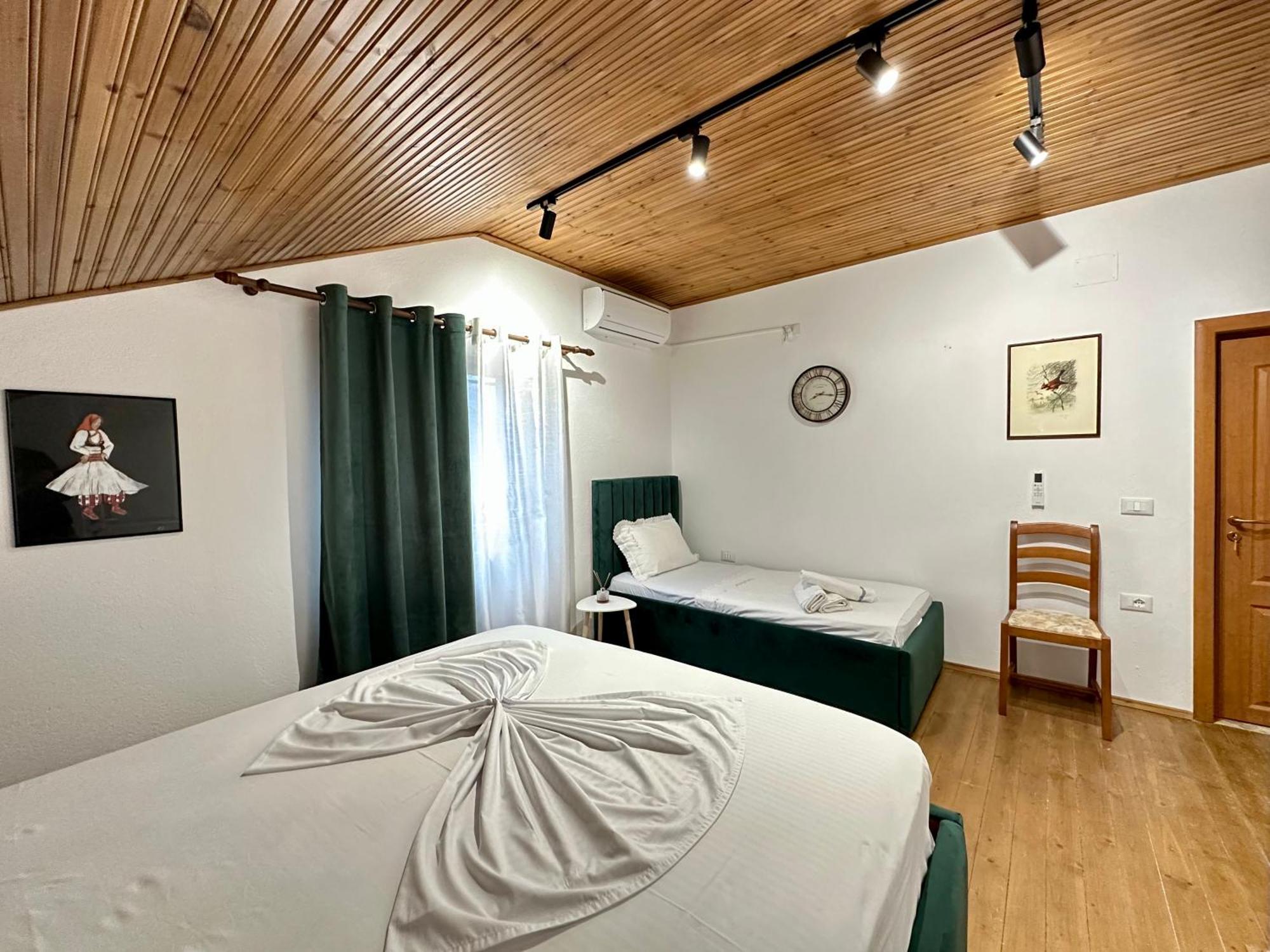 Lakeview Escape Koman Luaran gambar