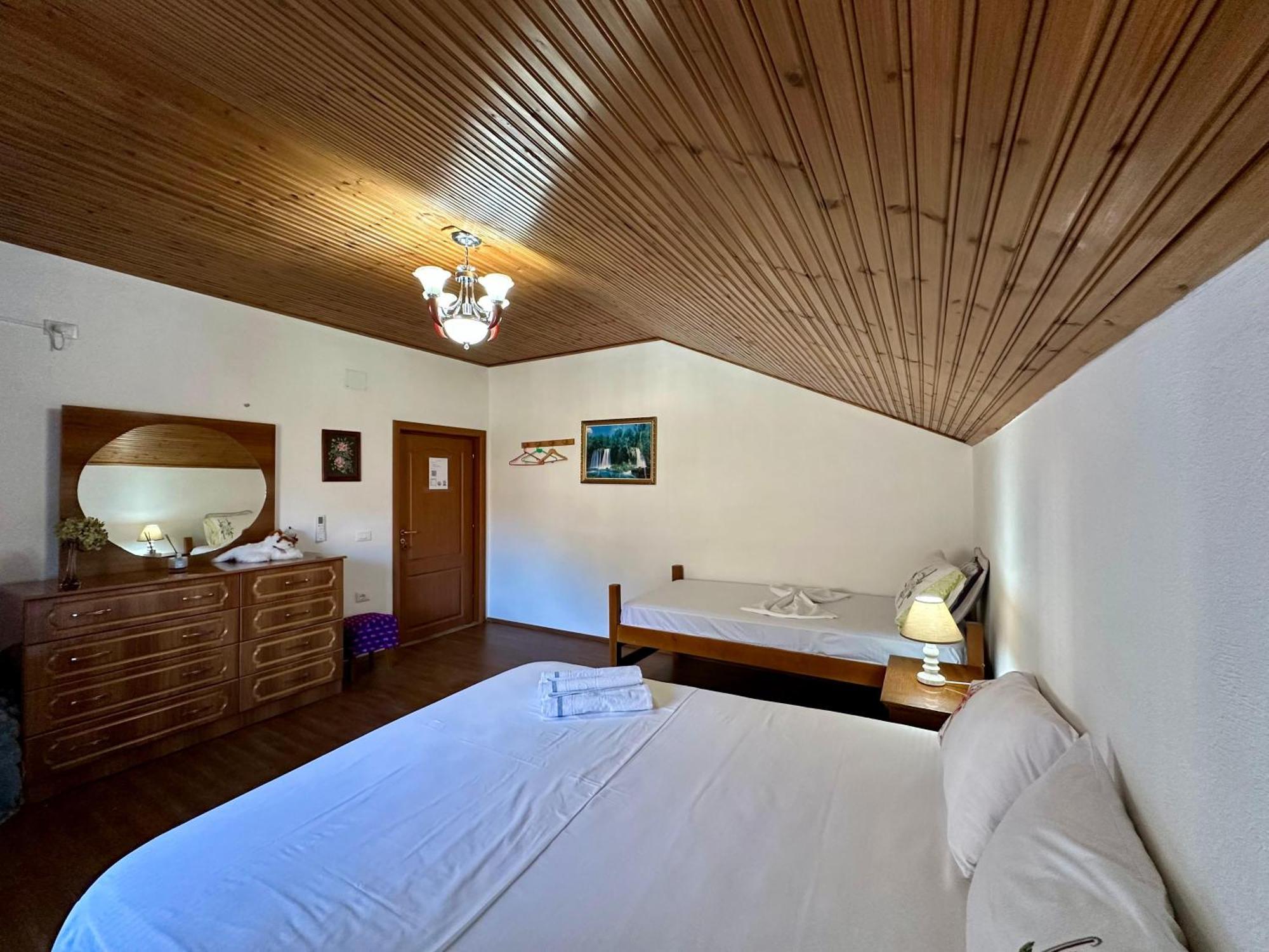 Lakeview Escape Koman Luaran gambar