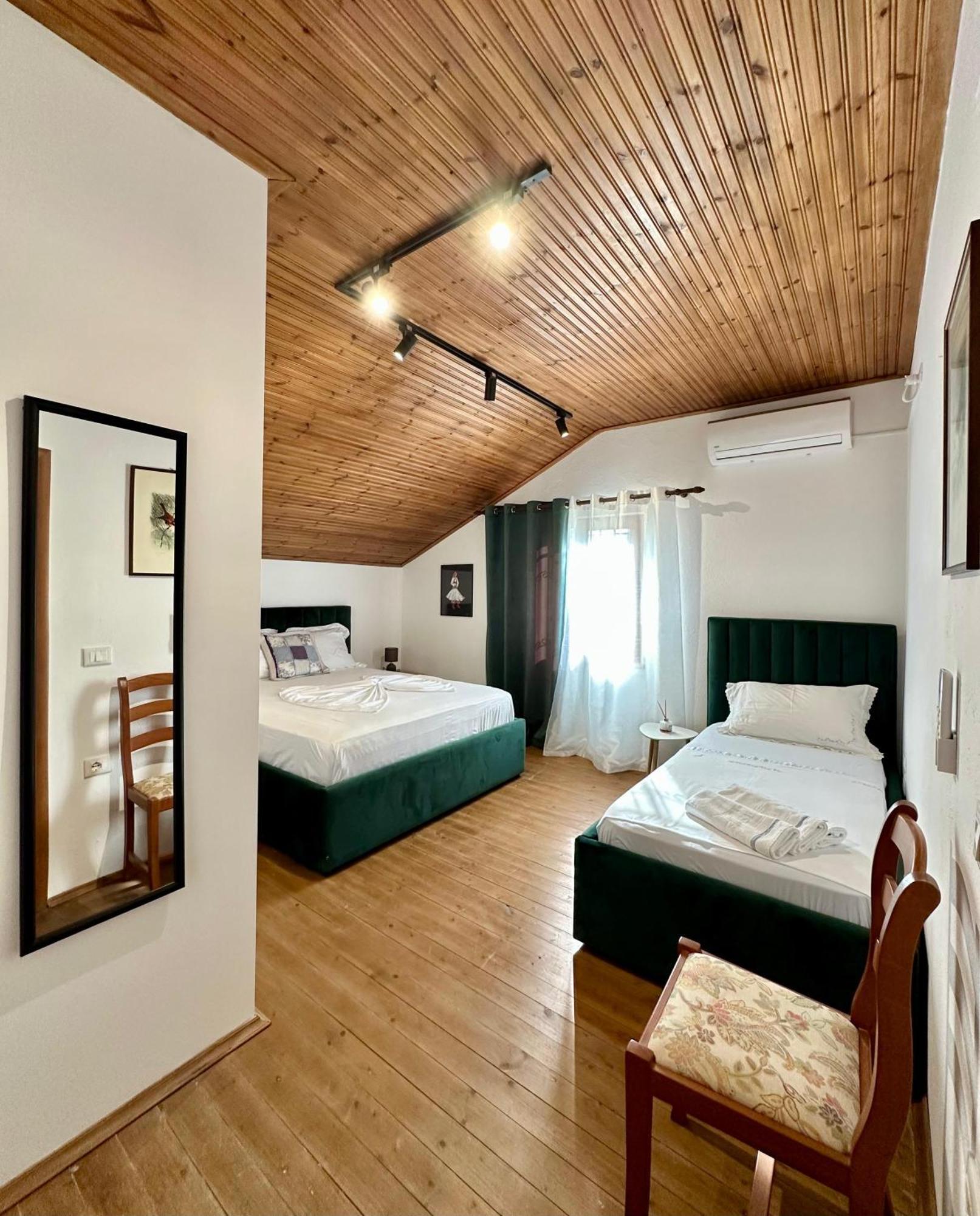 Lakeview Escape Koman Luaran gambar