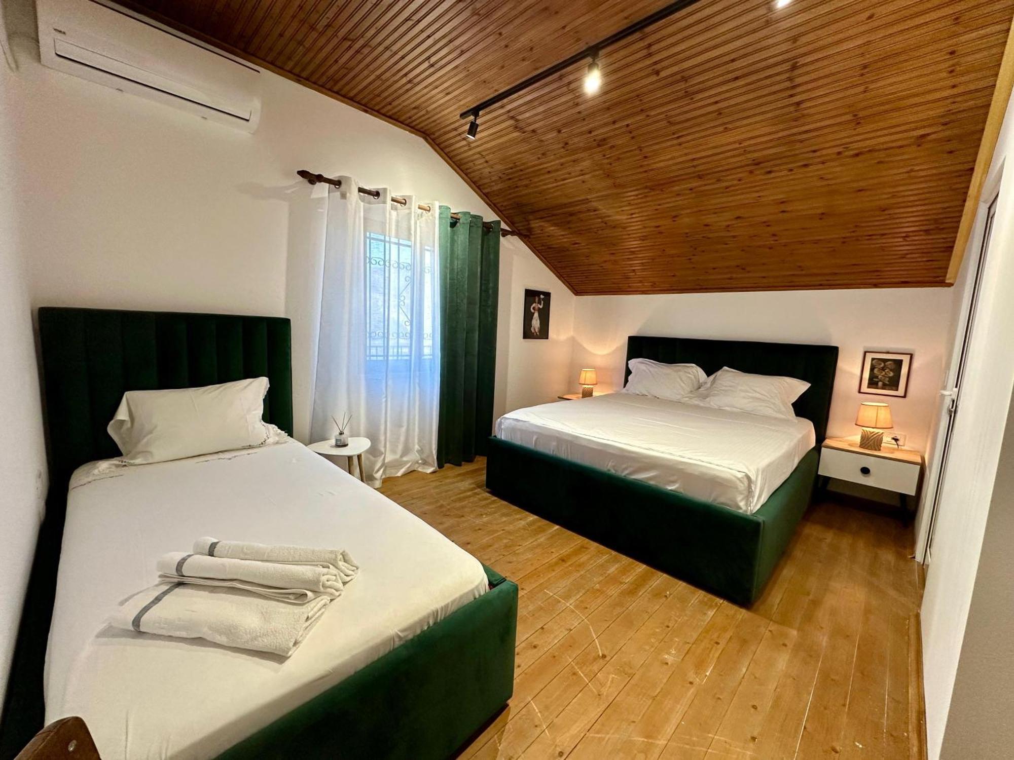 Lakeview Escape Koman Luaran gambar