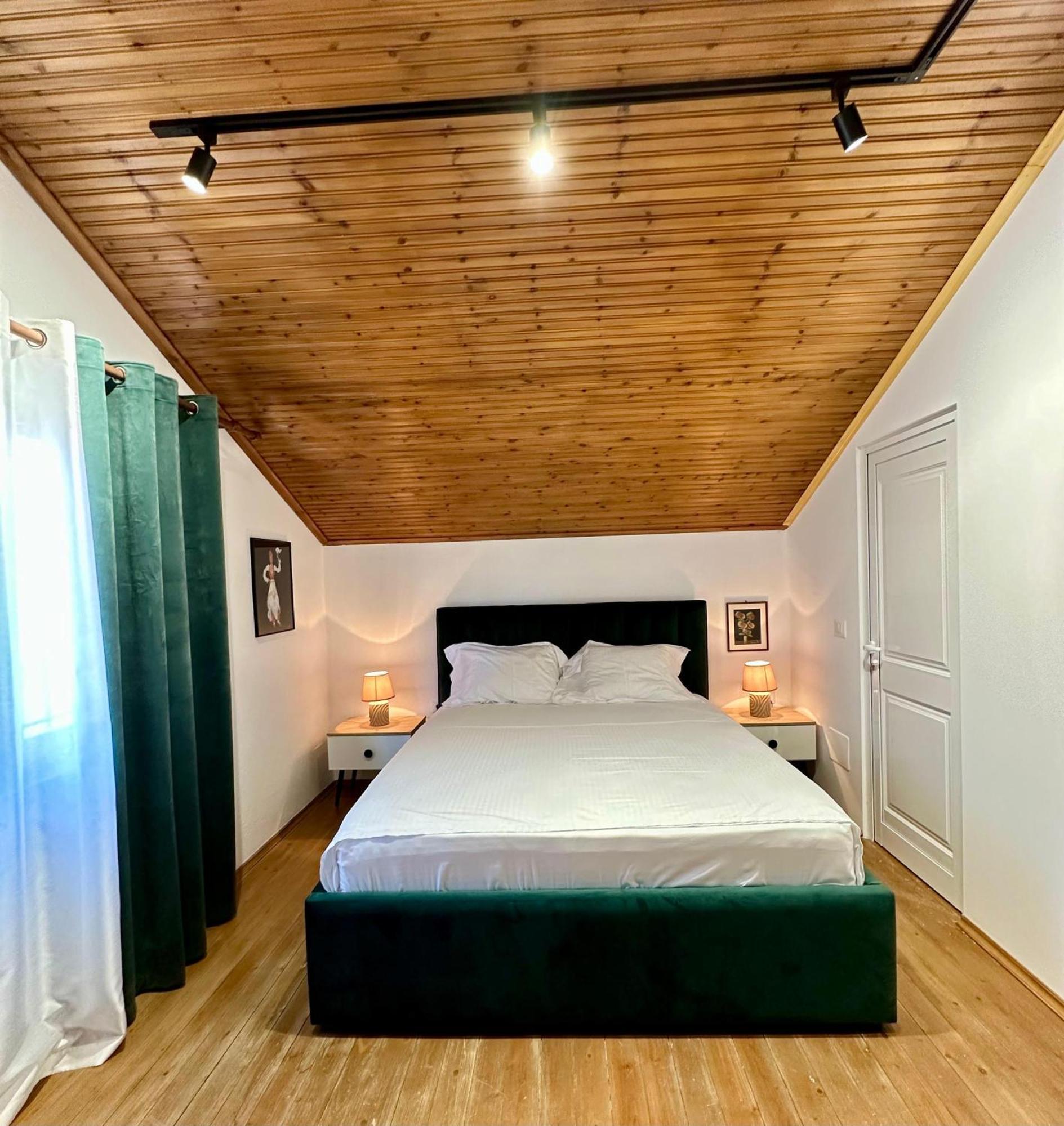 Lakeview Escape Koman Luaran gambar