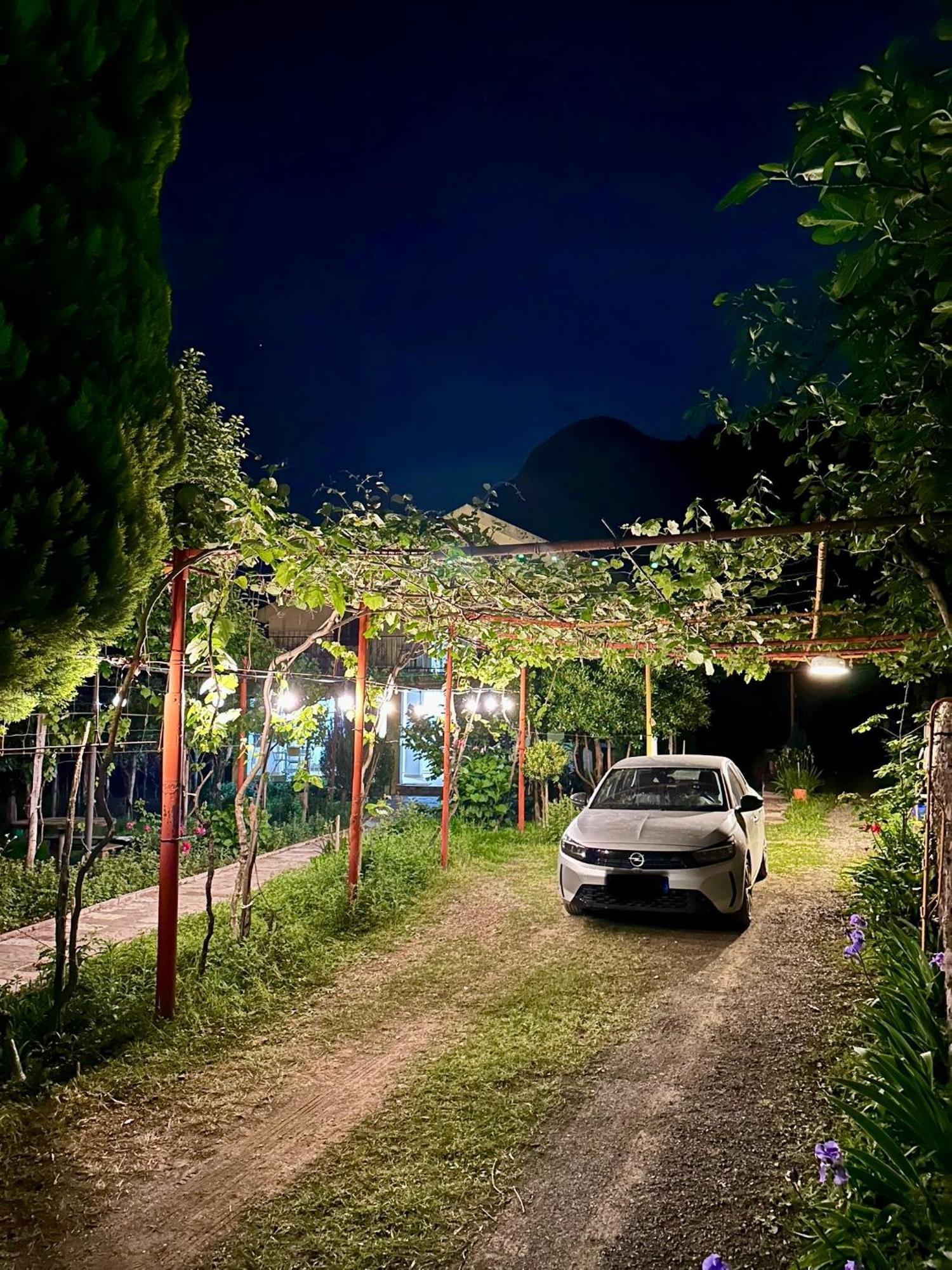 Lakeview Escape Koman Luaran gambar